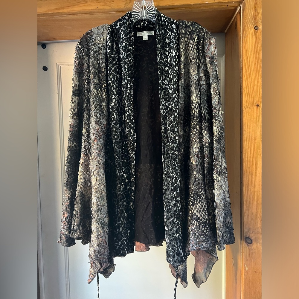 Alberto Makali Black and Gray Textured Lightweight Cardigan